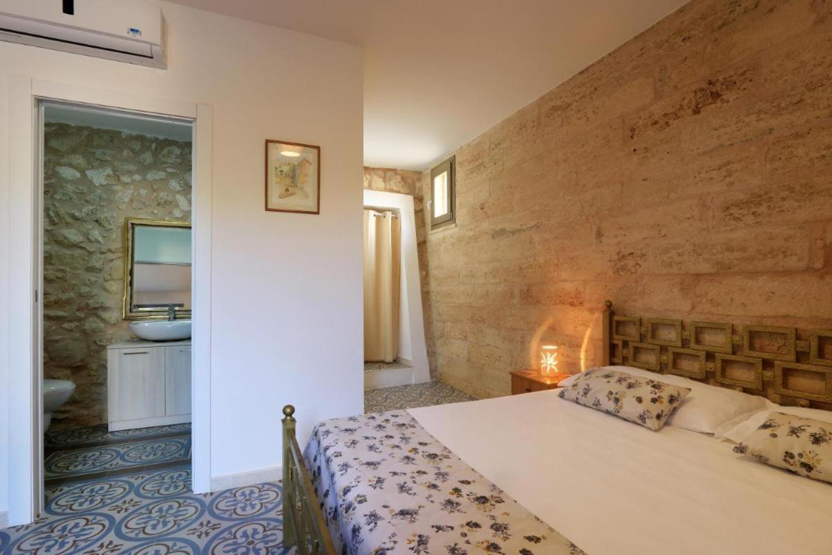 Agriturismo Allu Ruvezzu Bed & Breakfast ตอร์เรมอซซา ภายนอก รูปภาพ